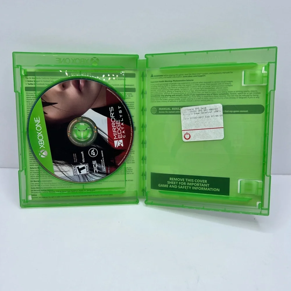 Microsoft Xbox One Game Green and Red Case